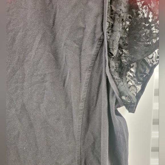 Torrid Hot Topic lace sleeve top - Picture 3 of 7